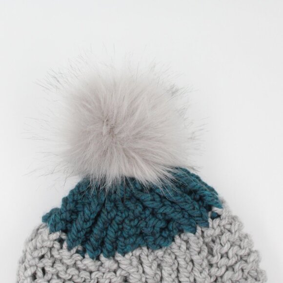 Handmade Hand Knit Blue Box Stitch Knit Hat for Kids Removable Pompom 6/10 y - Picture 3 of 3
